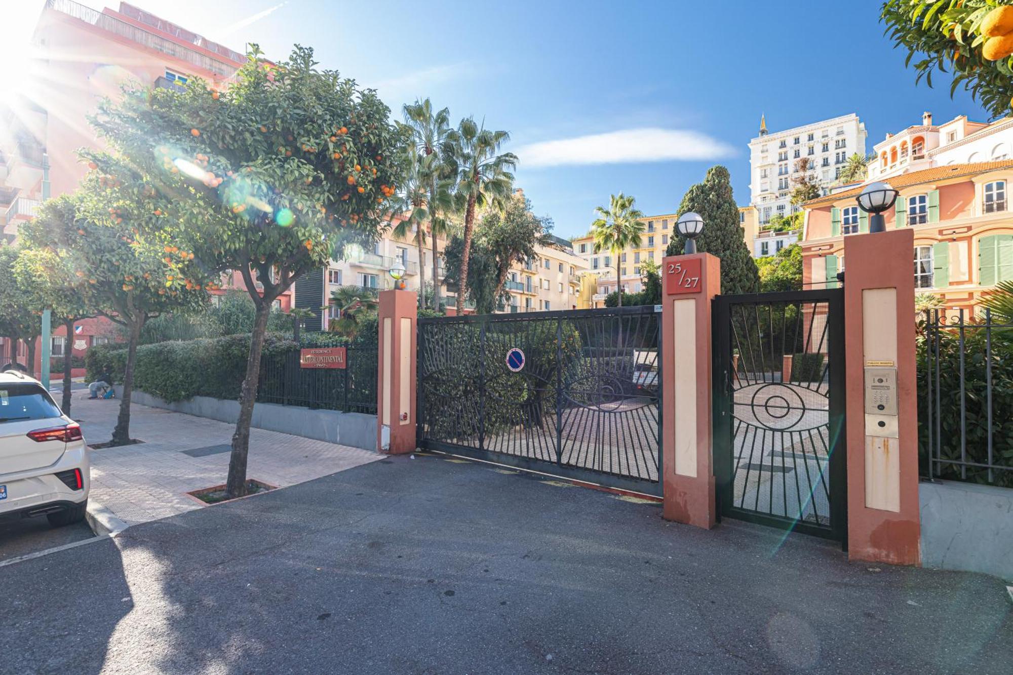 Intercontinental Superbe Appartement Avec Piscine Menton Exterior foto